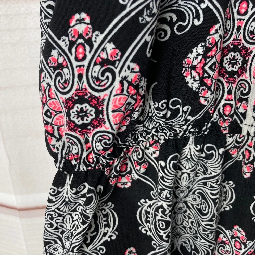 Alya‎ Romper Womens M Black Paisley Keyhole Neck Elastic Waist Sleeveless Halter